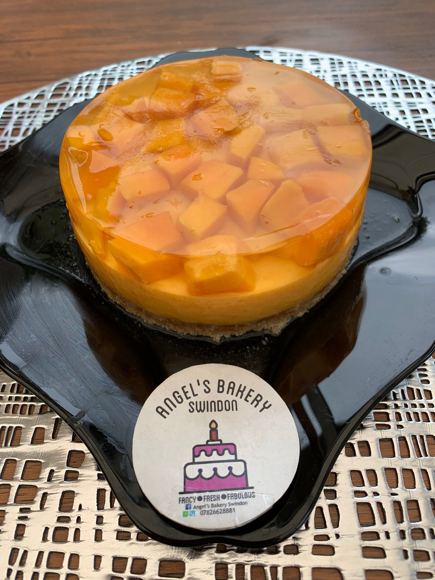 4" Fresh Mango Cheese Cake, topped with Jelly